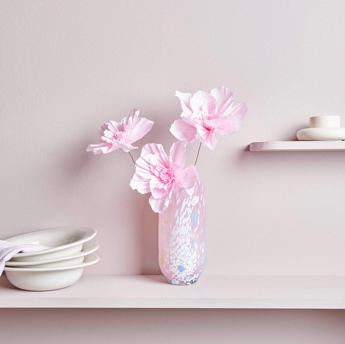 crepe papieren bloemen bloesem zacht perzik feest deco decoratie kinderkamer licht roze