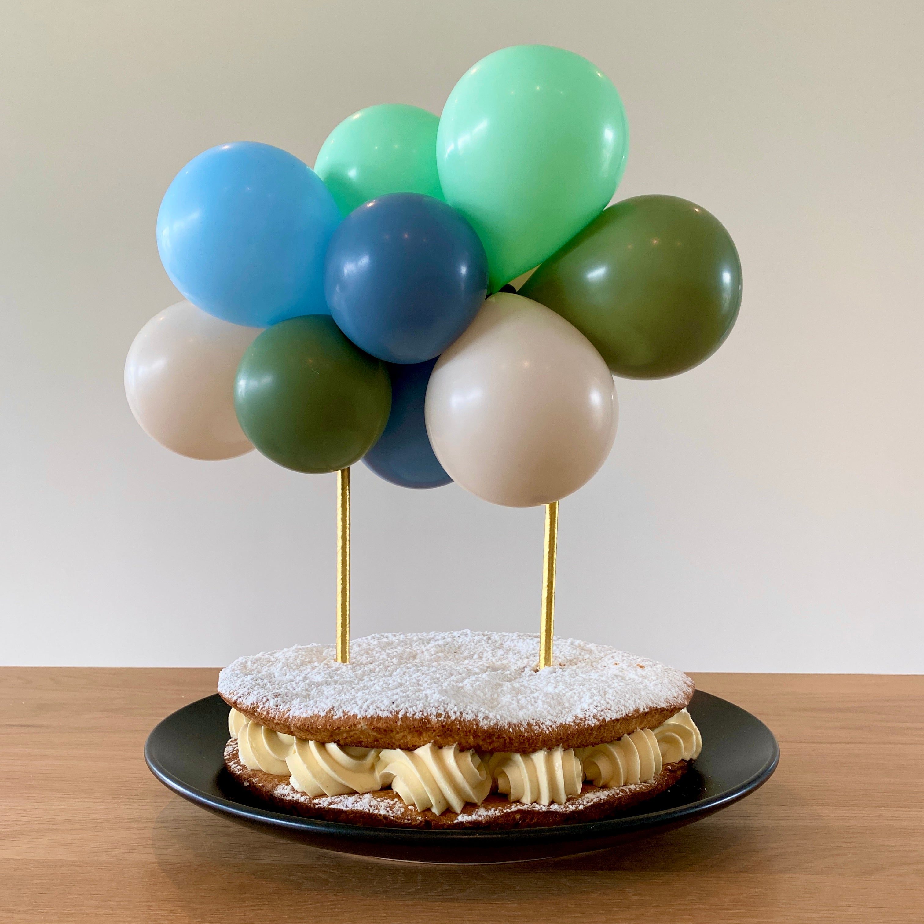 Mini ballonslinger taarttopper taart cake feest deco decoratie blauw groen creme zand nude