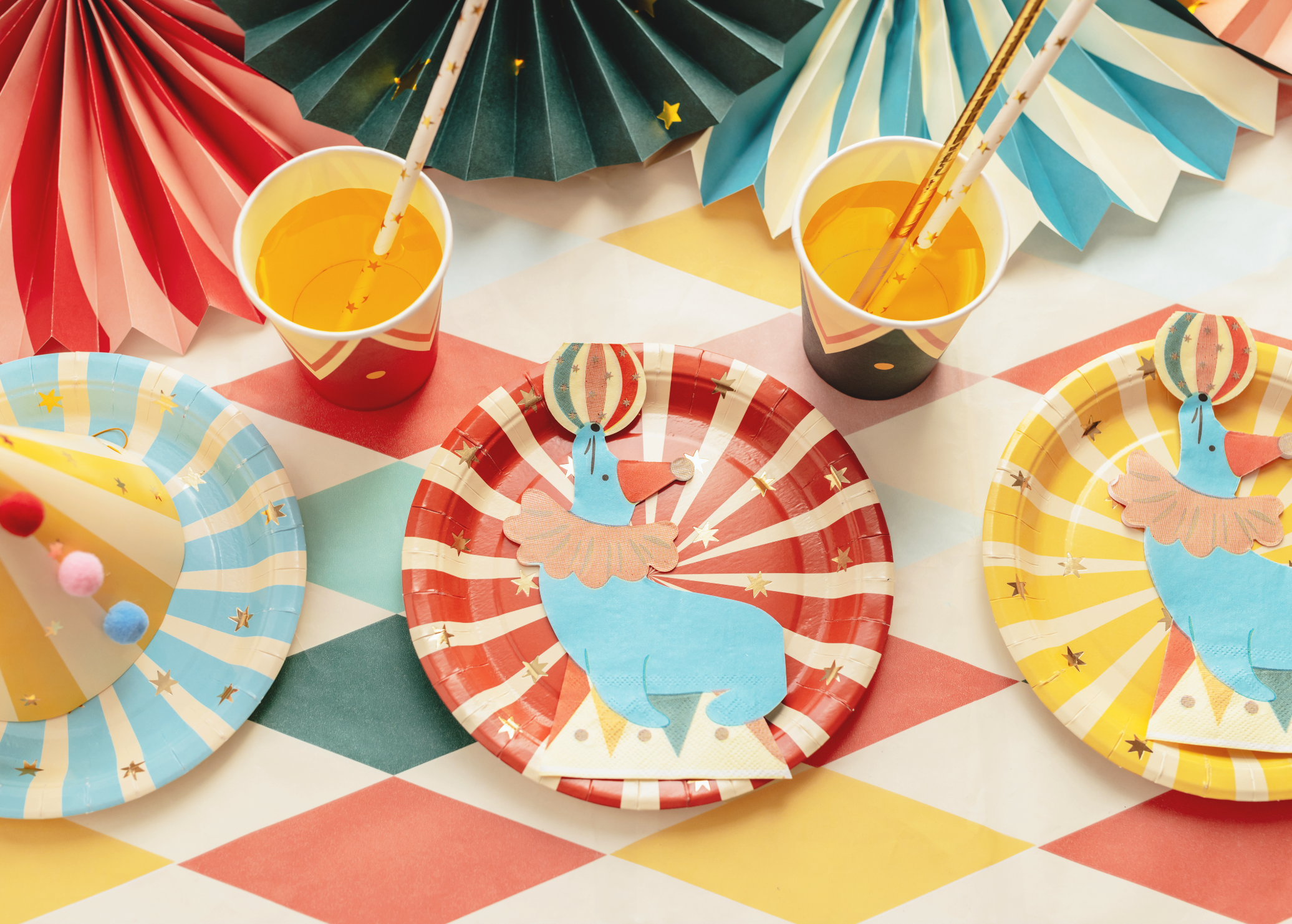 borden cirucs kleurrijk feest deco decoratie verjaardag