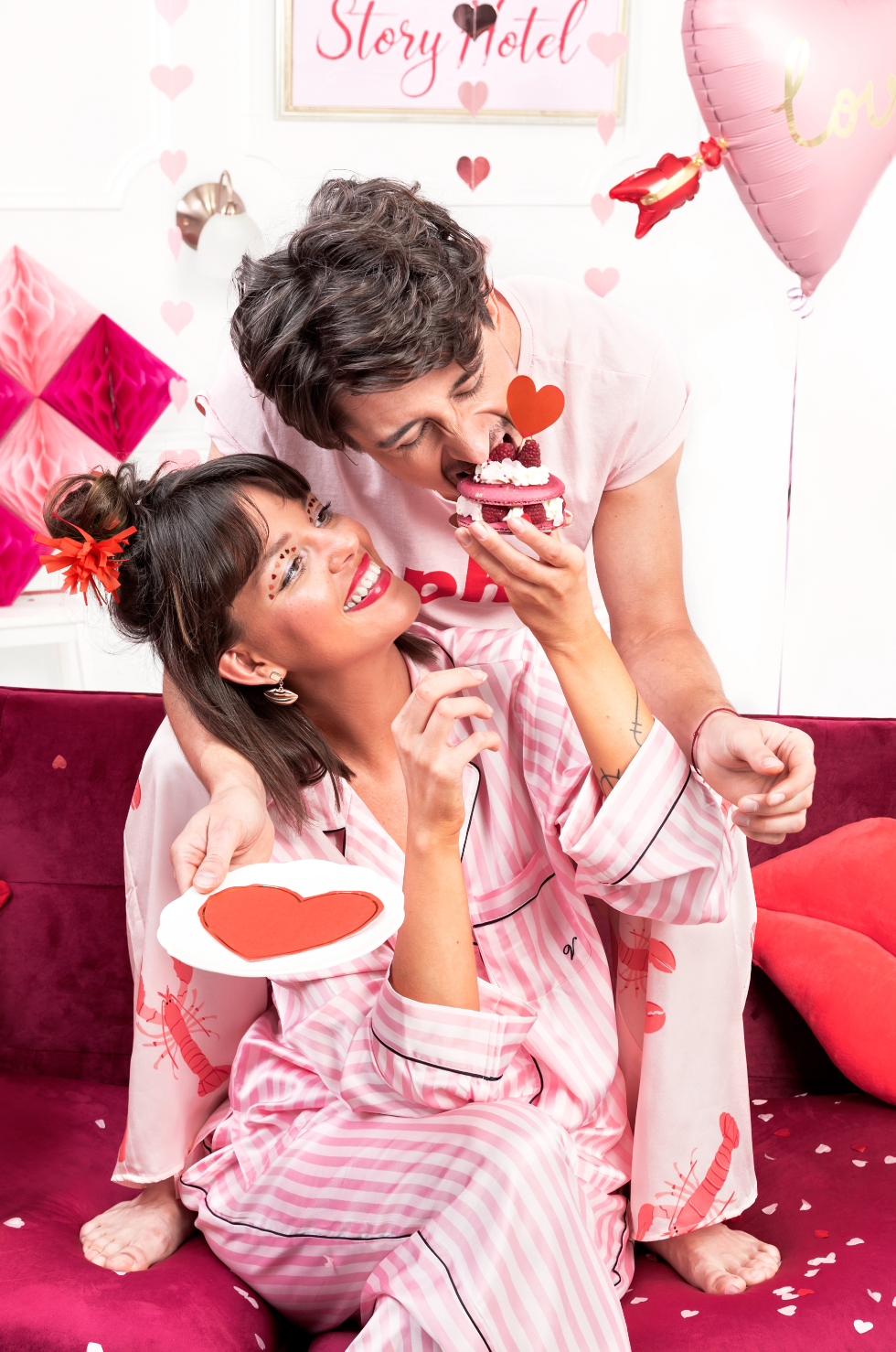 hart servetten rood met gouden rand feest deco decoratie valentijn liefde verjaardag