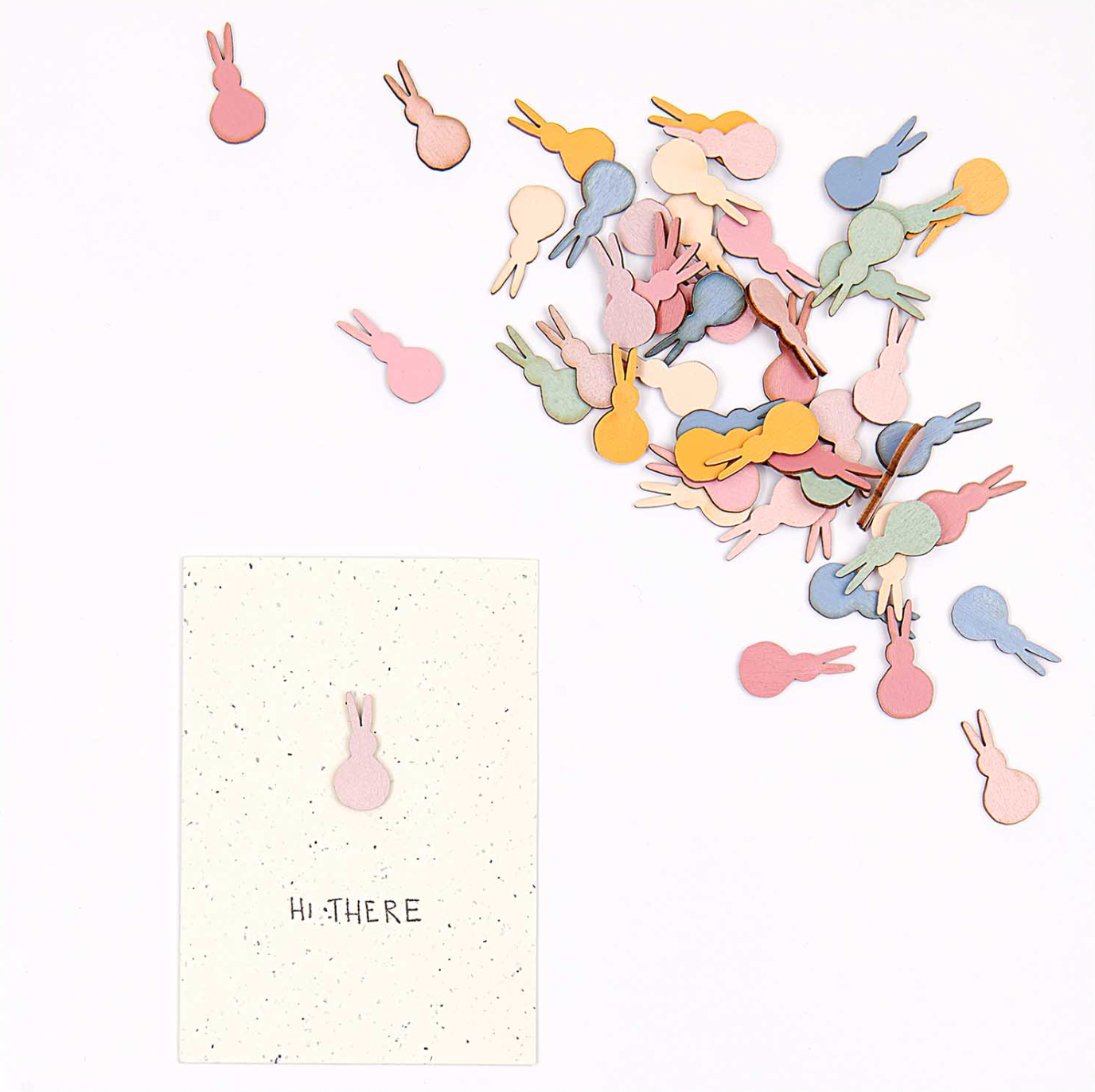 houten konijntjes confetti feest deco decoratie pasen kente feest