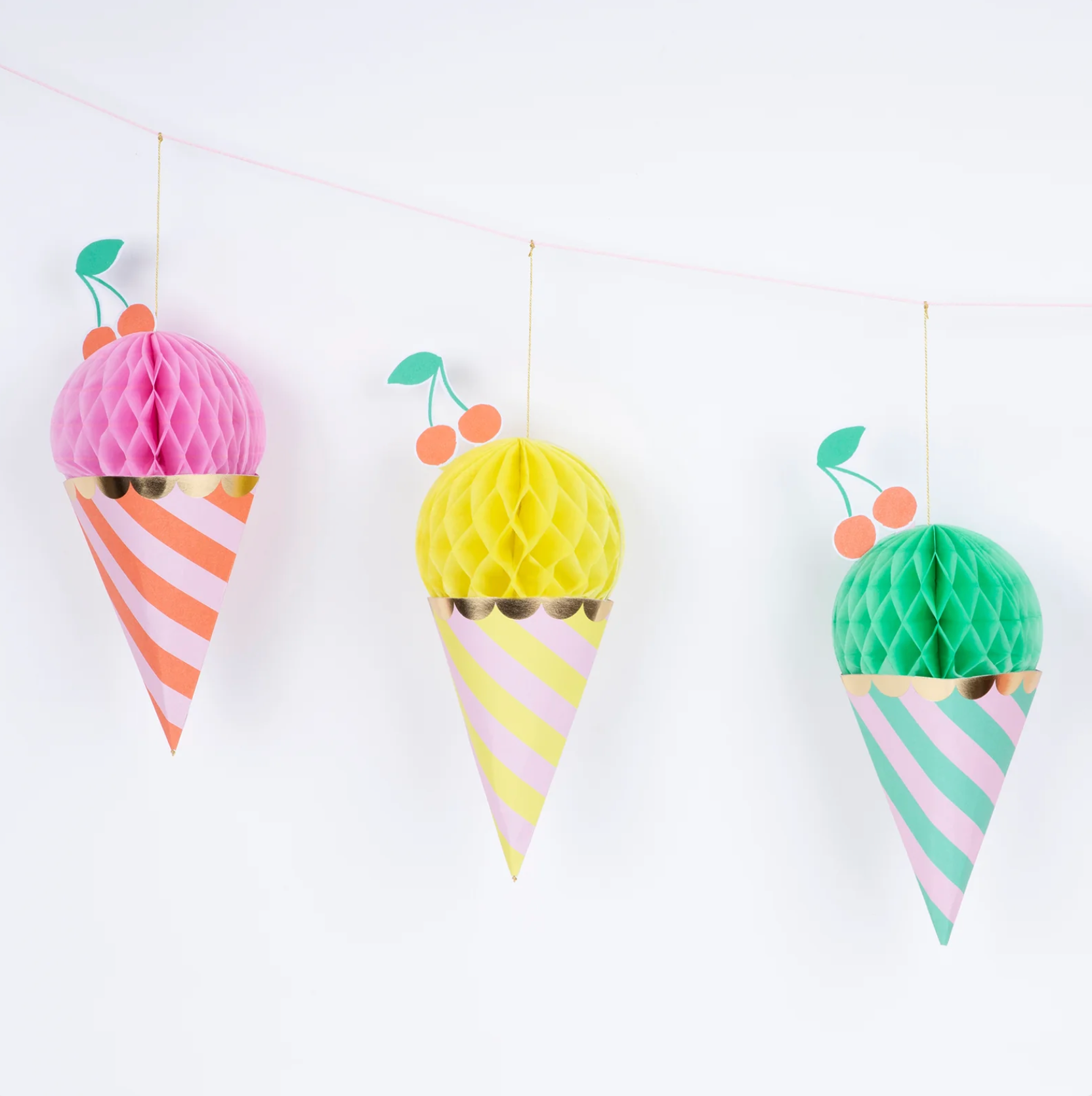 ijsjes slinger feest kleurrijk pastel deco decoratie verjaardag zomer warm weer