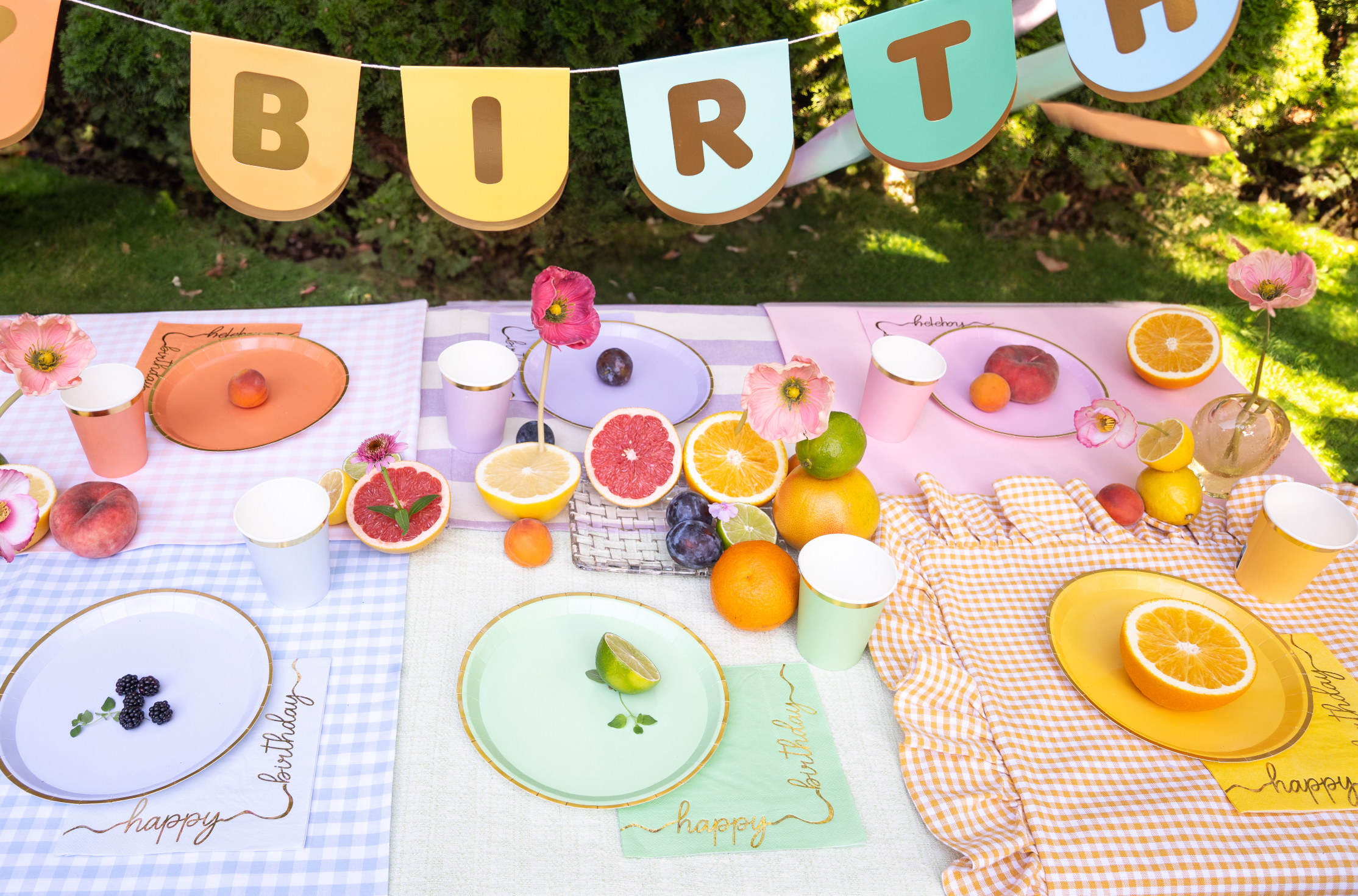 kleurrijke servetten happy birthday verjaardag feest deco decoratie