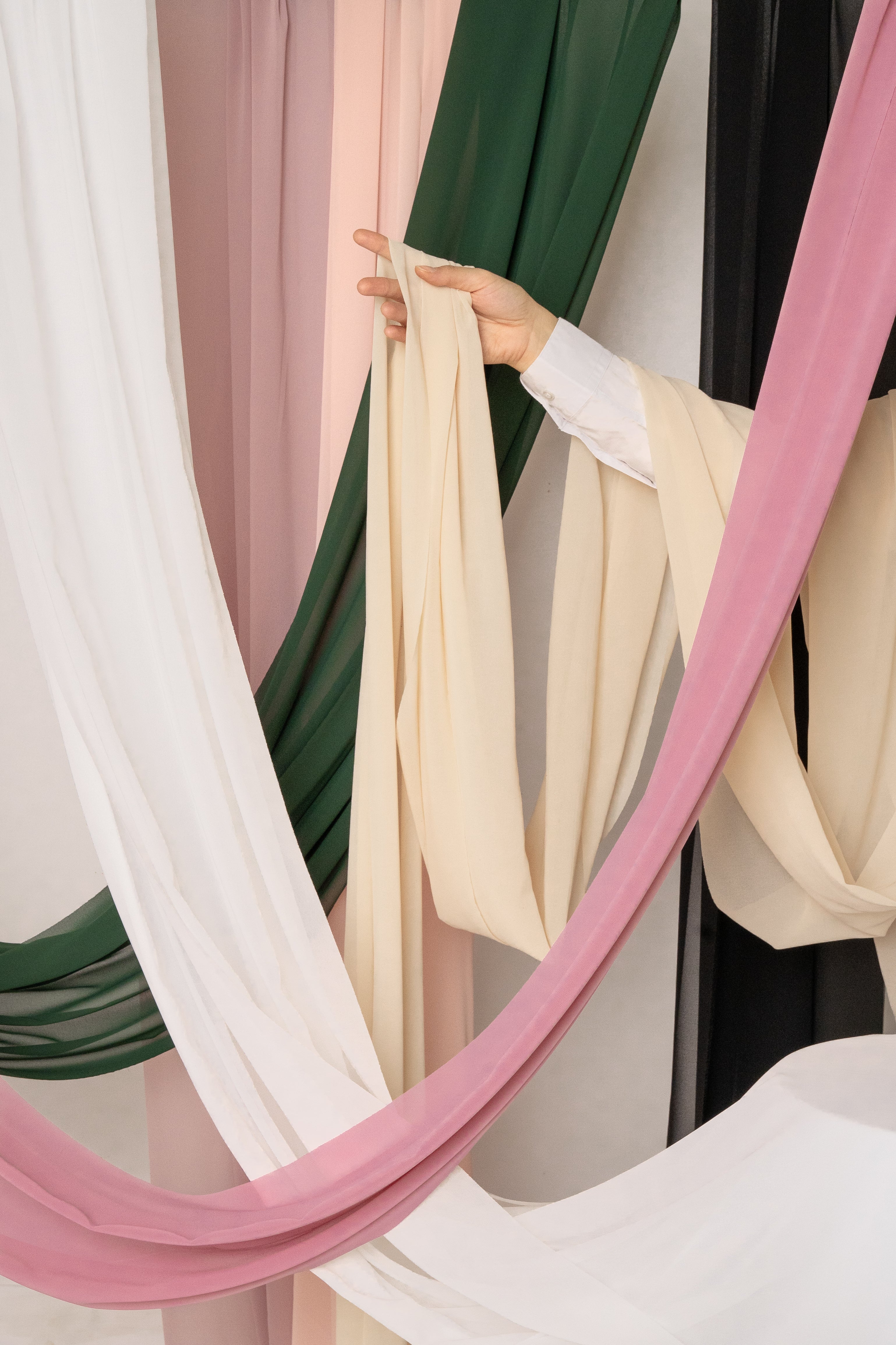 tafelloper chiffon warm zacht roze feest deco decoratie tafel backdrop photoboot