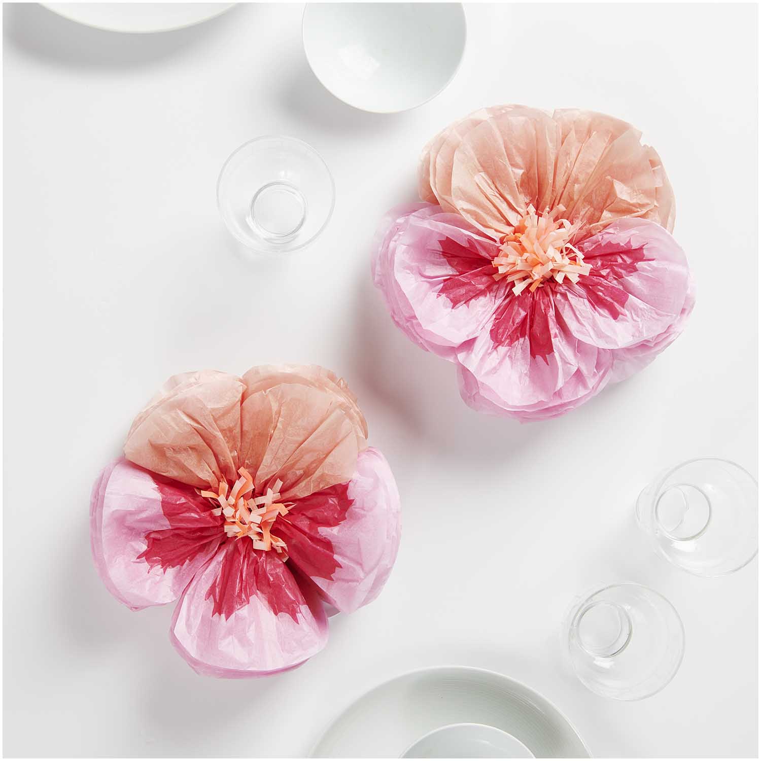 Tissue papieren bloemen / Roze Viooltjes 20cm - 2 stuks