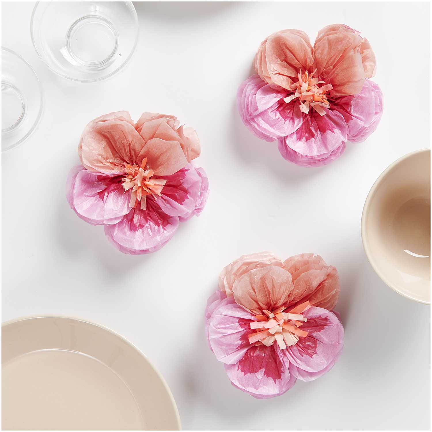 Roze viooltjes tissue bloemen papier feest deco decoratie verjaardag lente zomer lentefeest communie