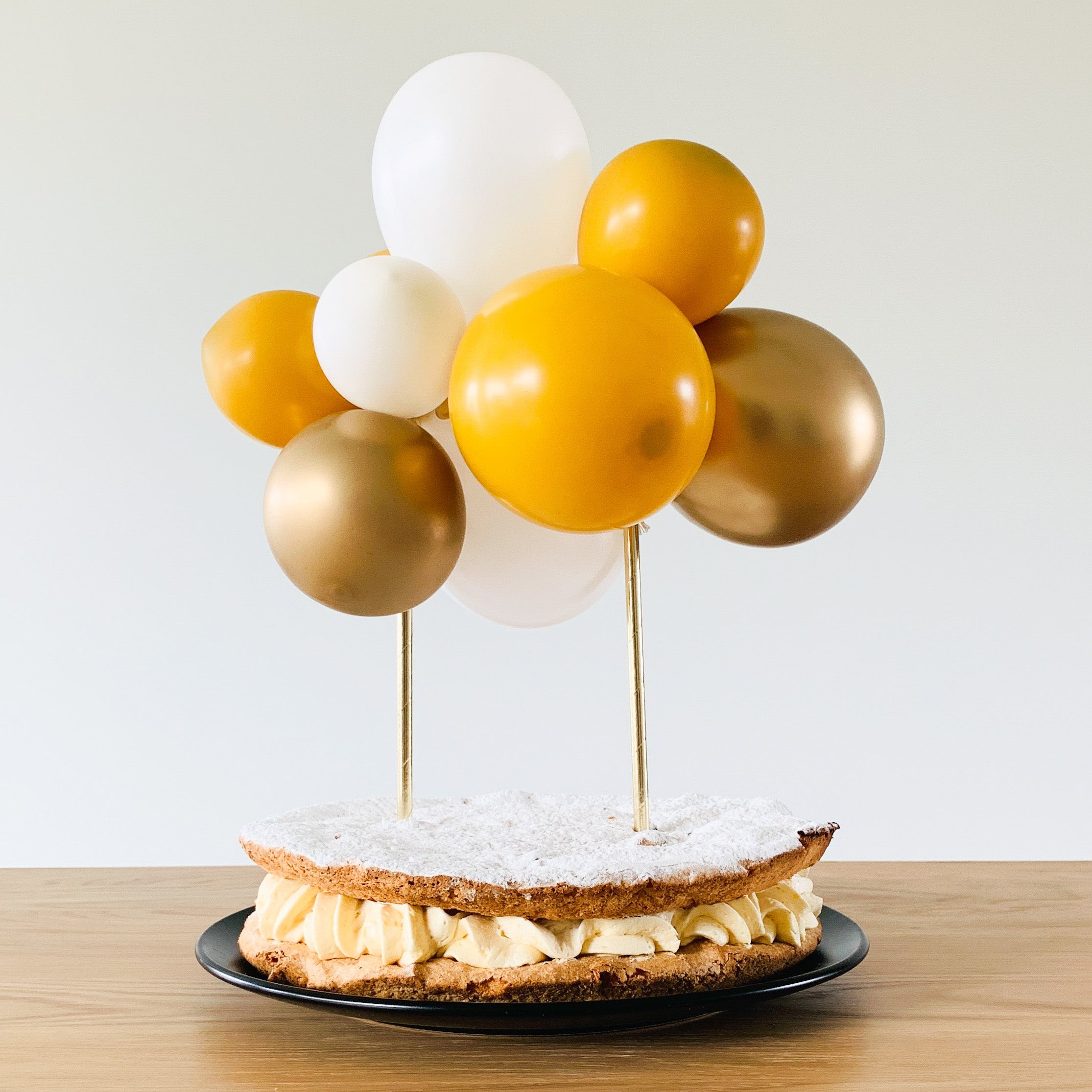 Taart topper mini ballonslinger 'Honey'