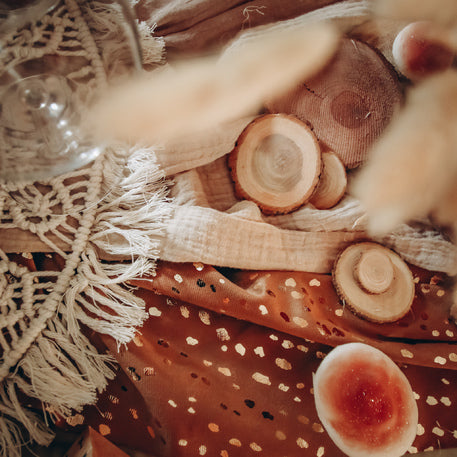 tafelloper hert bambi bos woodland velours bruin cognac goud feest decoratie verjaardag