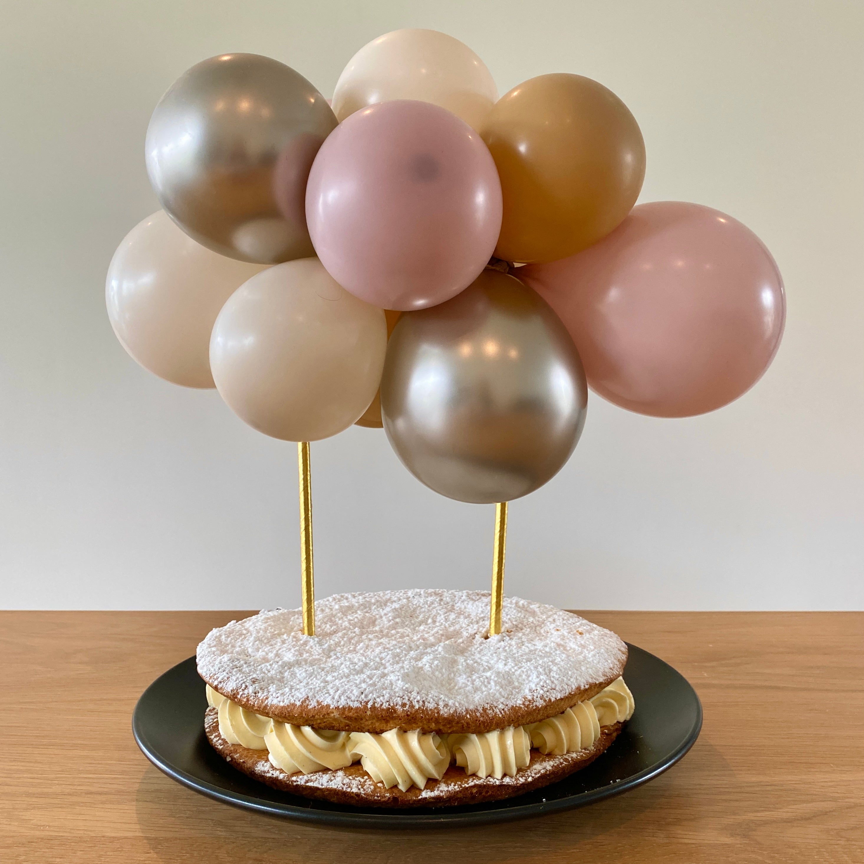 Mini ballonslinger taarttopper deco decoratie cake taart roze champagne nude latte