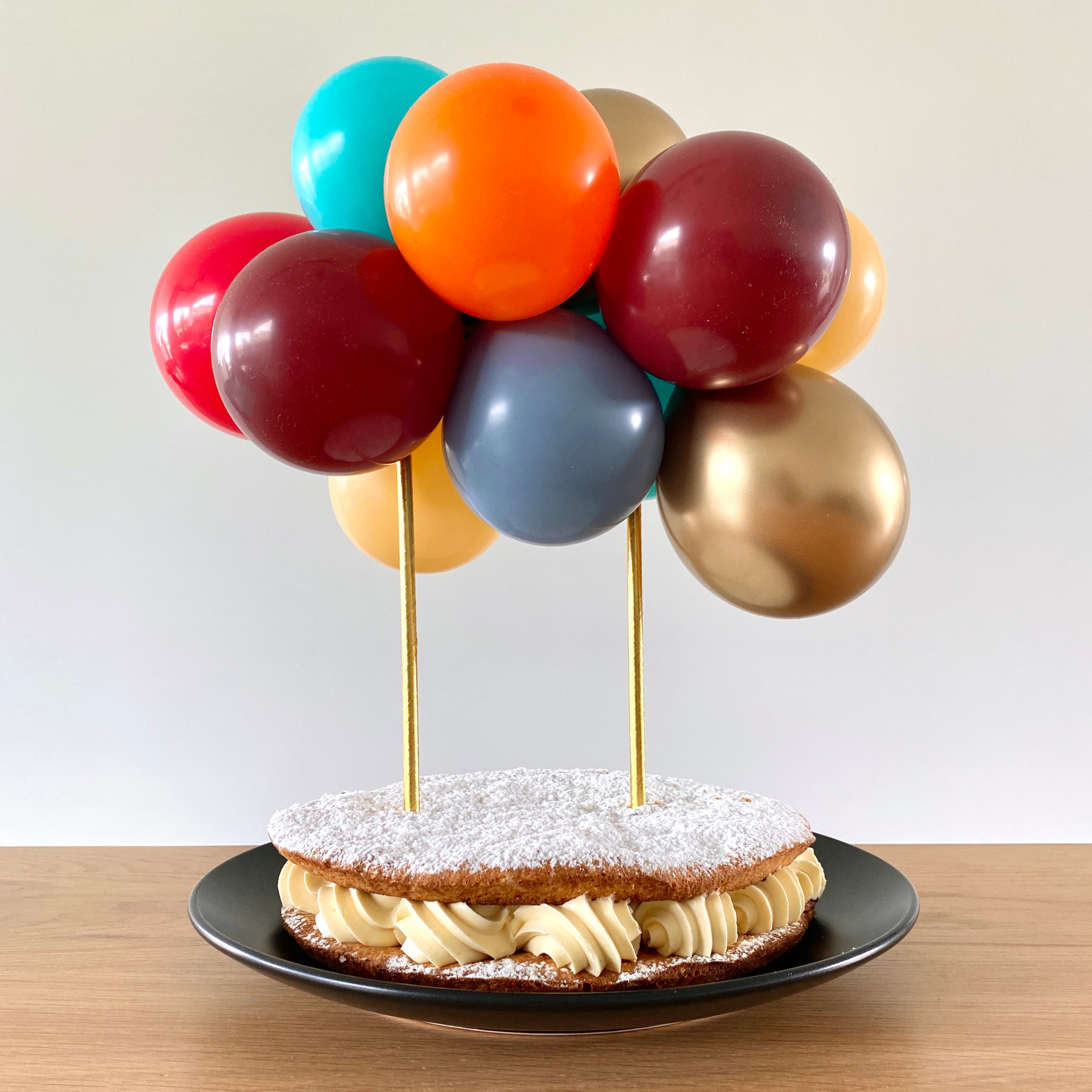Ballonslinger taarttopper mini slinger ballonnen kleurrijk feest deco decoratie taart cake