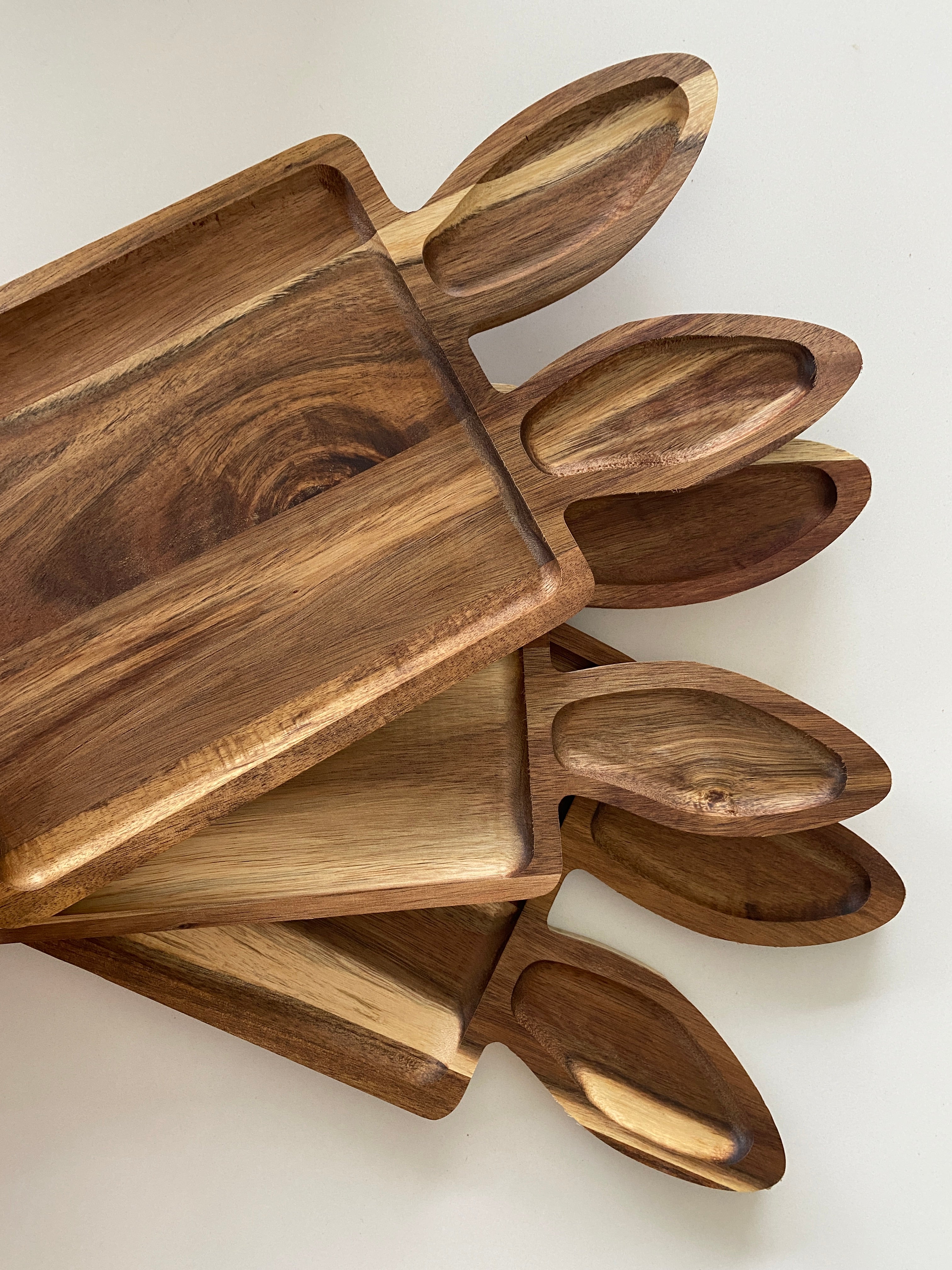 Tapas / dessertplank Konijn Acacia hout met sterkere kleurschakeringen - 38cm
