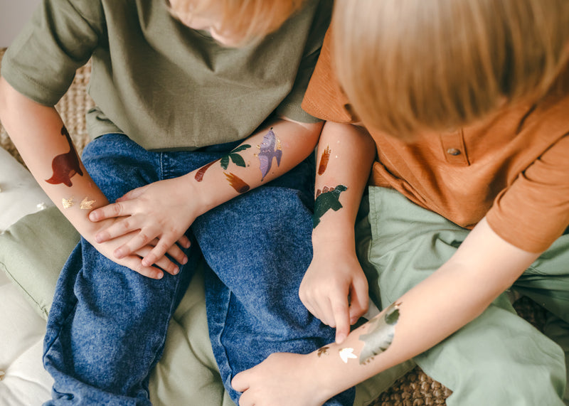 tattoos dino dinosaurus feest deco