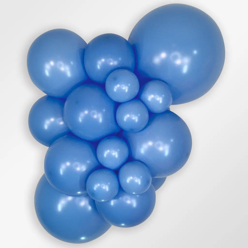 ballonnen periwinkle blauw indigo paars feestdeco decoratie verjaardag