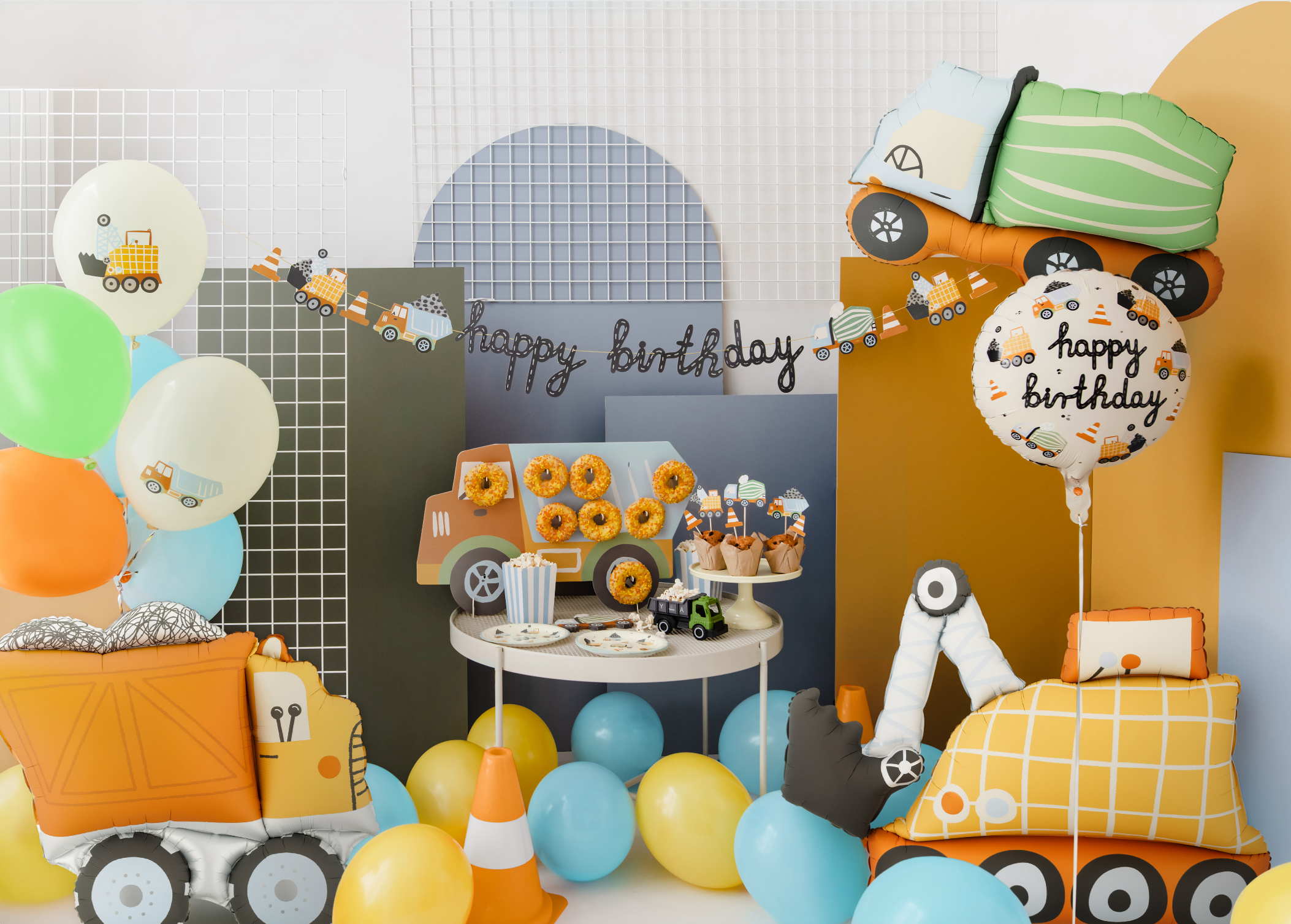 graafmachine betonwagen vrachtwagen folieballon oranje geel zilver zwart ballon decoratie deco feestversiering verjaardag