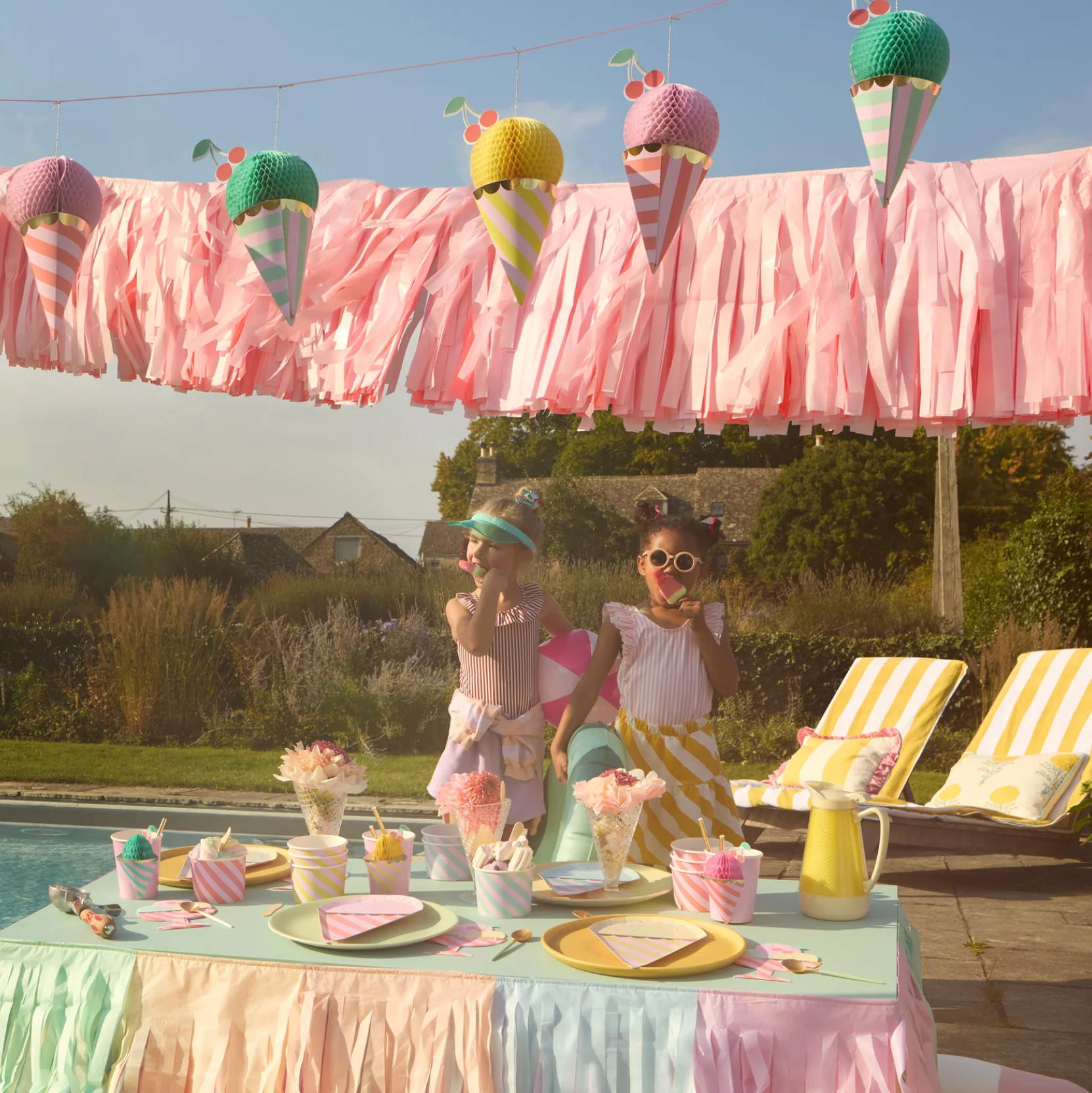 ijsjes slinger feest kleurrijk pastel deco decoratie verjaardag zomer warm weer
