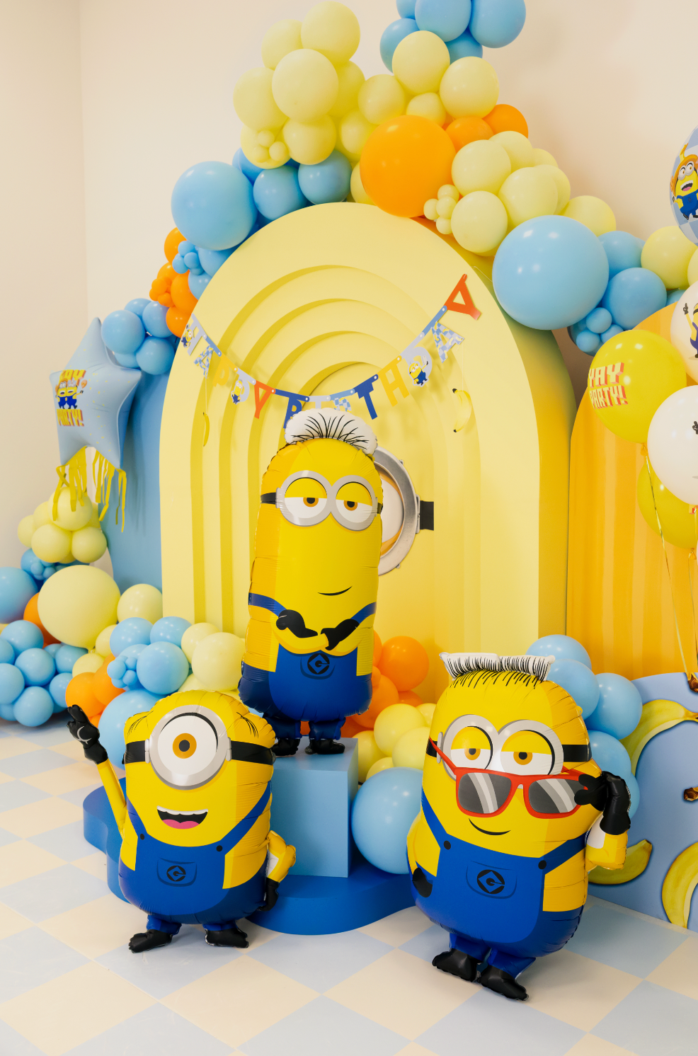 minion tim mel ron folieballon geel zwart blauw zilver deco decoratie feestversiering verjaardag verschrikkelijke ikke dispicable me