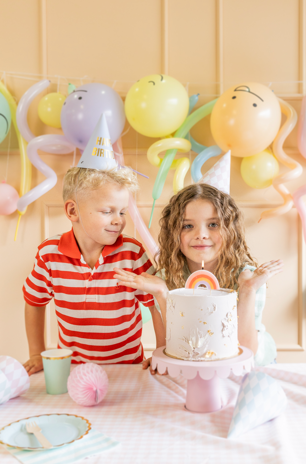 regenboog kaars taart feest deco decoratie kleur pastel verjaardag