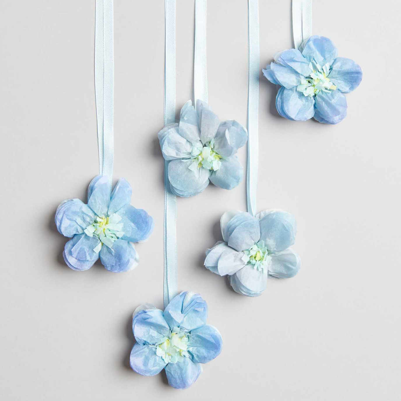 tissue papieren bloemen vergeet-me-nietjes deco decoratie feest kinderkamer