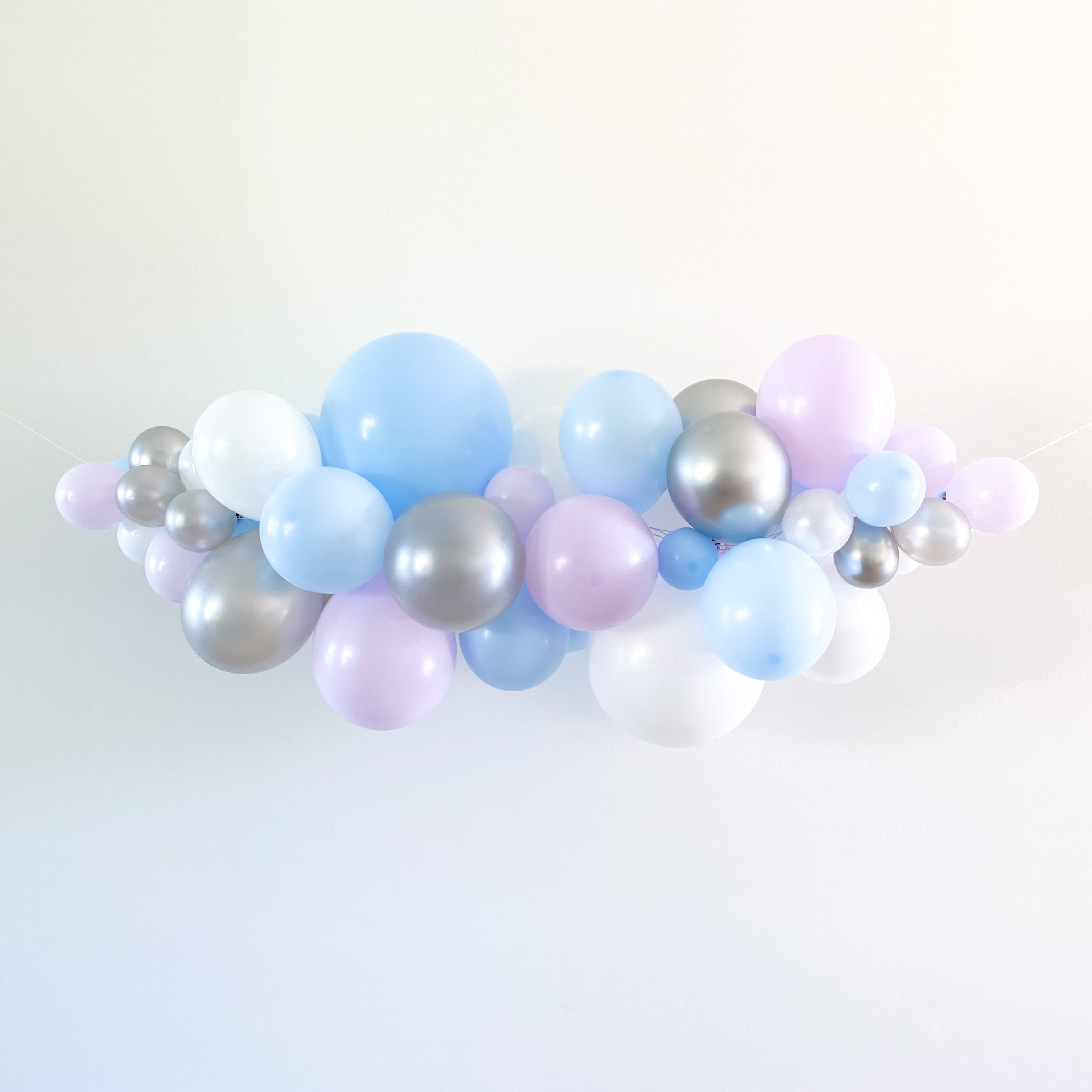 Ballonslinger ballonnenboog zilver blauw wit paars frozen als feestdecoratie
