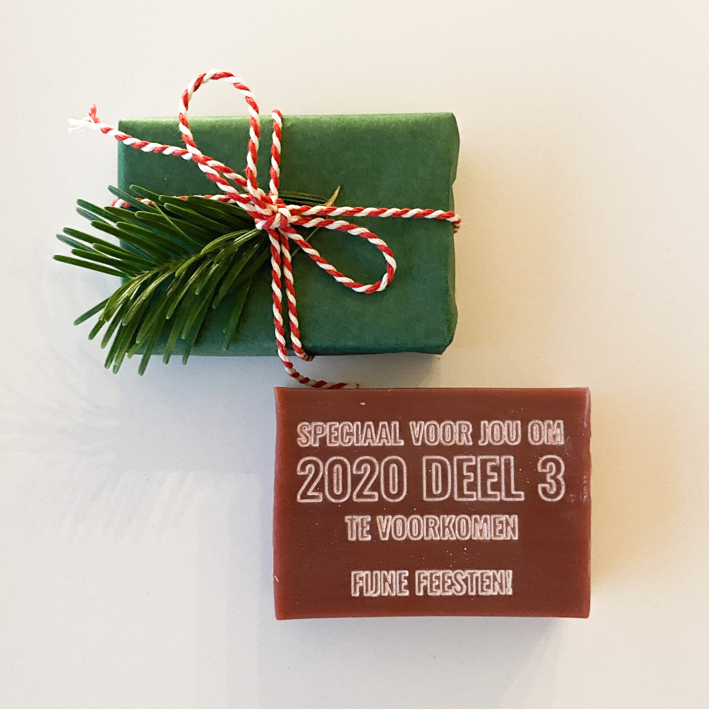 Zeepje 'Christmas Cheers' inclusief wenskaart met enveloppe