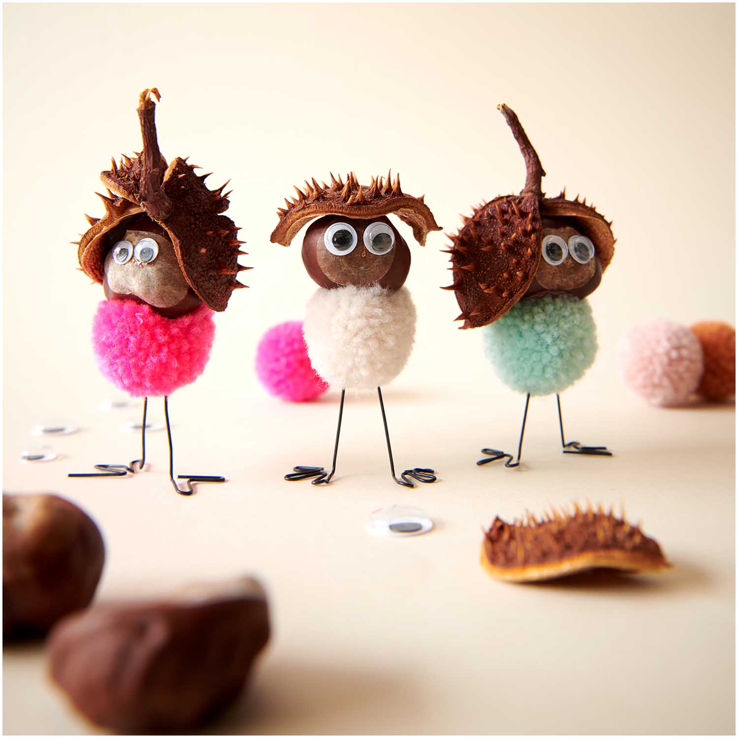 Pompons pastel kleurrijk regenboog party animals feest hoedje verjaardag